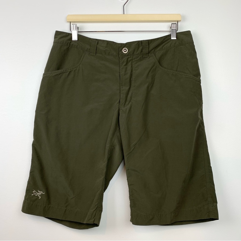 Arcteryx Shorts Men’s Sz 34 Green Pockets Active Logo Arc’teryx Active